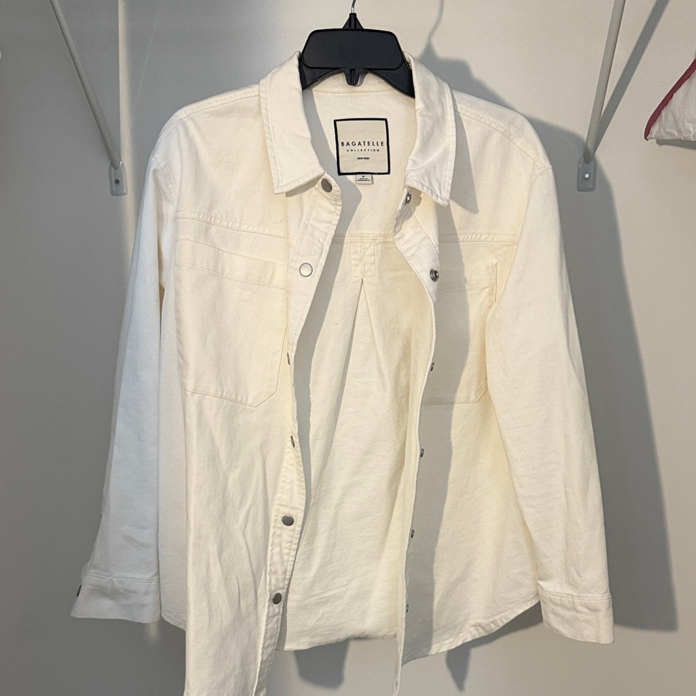 Bagatelle Off-White Denim Snap Button Shirt - NWOT